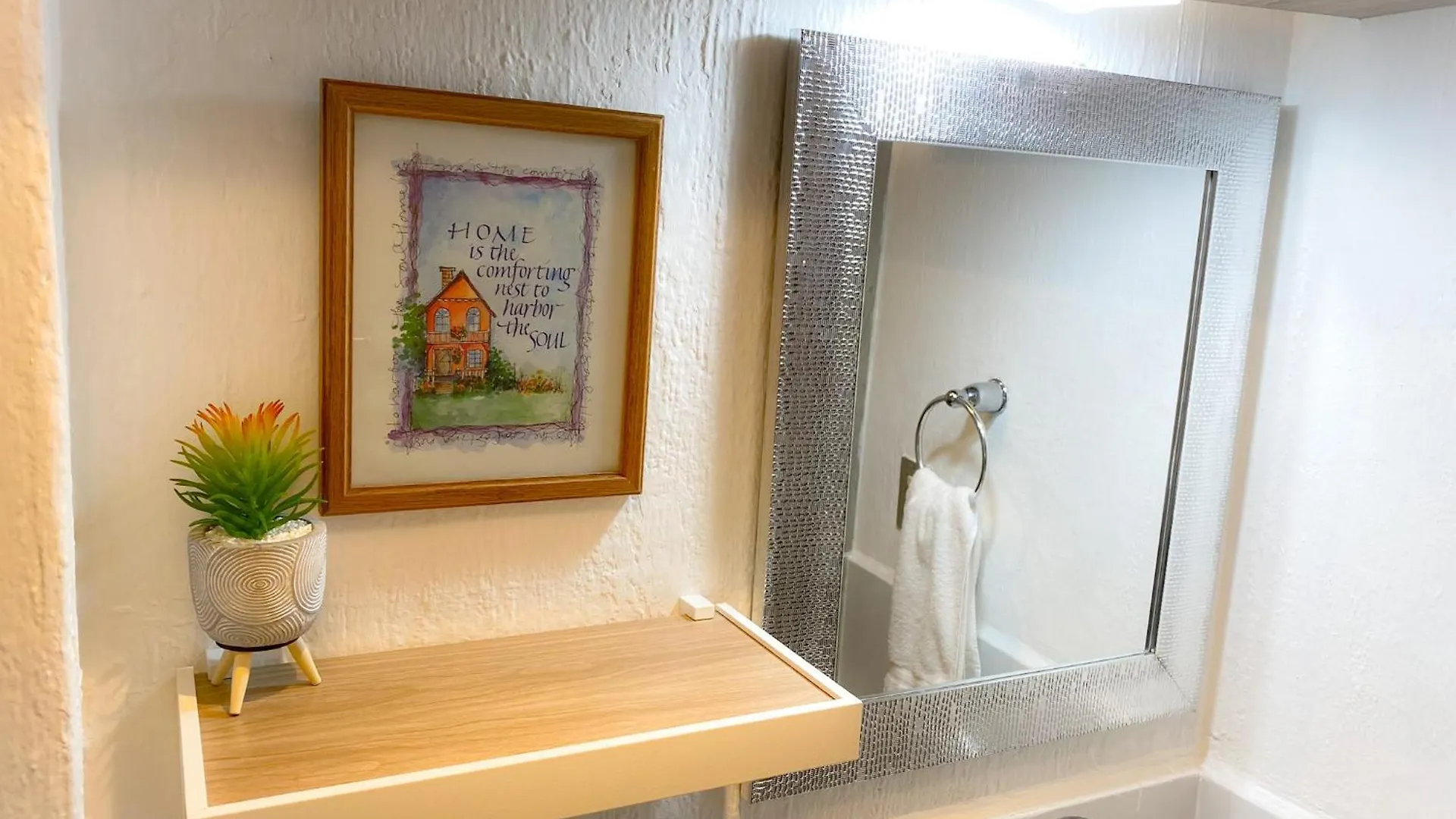 Casa-Lucy Apartment Guatemala City Homestay